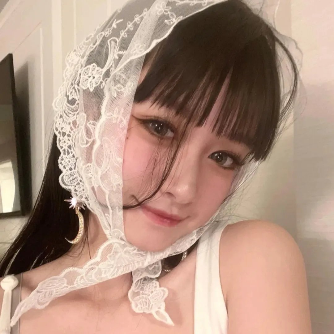 闪耀的她